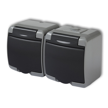 KARLIK JUNIOR 30GHE-2p  Gniazdo podwójne z uziemieniem 2x(2P+Z) (klapka grafitowa; przesłony torów prądowych)