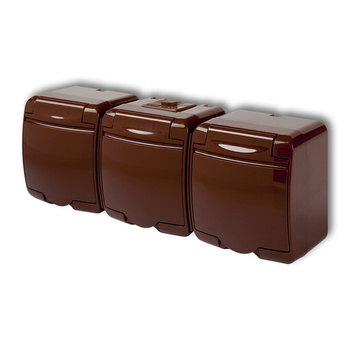 KARLIK JUNIOR 4GHE-3  Gniazdo potrójne z uziemieniem 3x(2P+Z) (klapka brązowa; bez przesłon)