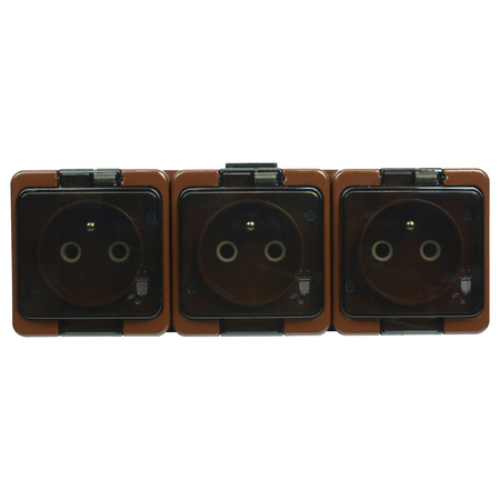 Gniazdo potrójne 3x2P+Z bryzgoodporne z klapką dymną IP44, SMART, brązowy