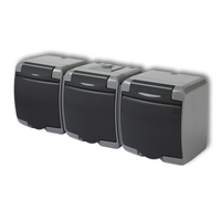 KARLIK JUNIOR 30GHE-3  Gniazdo potrójne z uziemieniem 3x(2P+Z) (klapka grafitowa; bez przesłon)